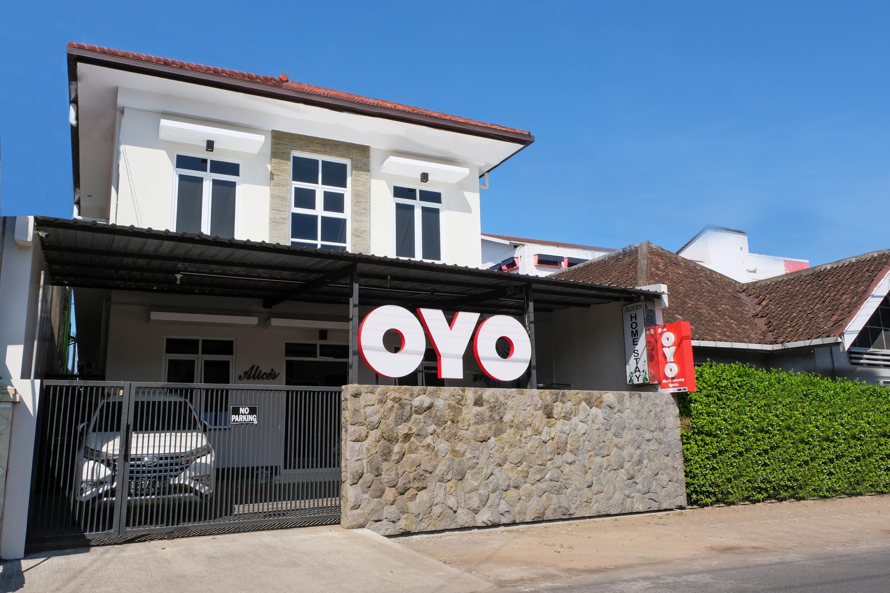 Super Oyo 995 Alice'S Homestay Syariah Jembel Eksteriør bilde